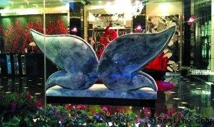 北京達芬奇家具店外,隔窗可見天價達芬奇家具。晨報記者 王巍/攝