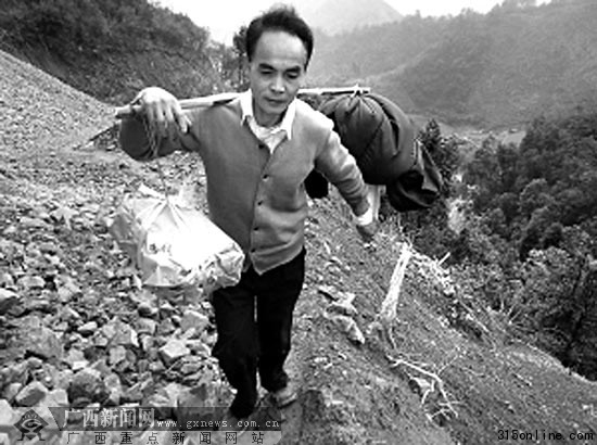 “扁擔(dān)教師”一人長征:38年為孩子挑生活學(xué)習(xí)用品
