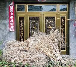 點圖查看下一頁 六成以上農村成空心村農民“離土不離鄉(xiāng)”如何破題(6)