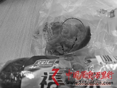圖為帶豬皮的雞肉腸。記者 牟張濤 攝